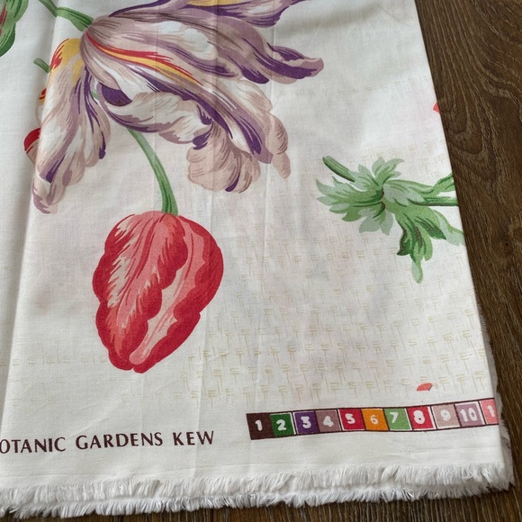 Brunschwig & Fils Designer fabric Royal Botanic Gardens Kew Tulipa - Picture 2 of 16